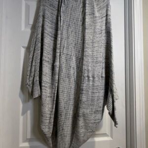 Gray Plaid Cocoon Open Front Knit Cardigan/Shawl